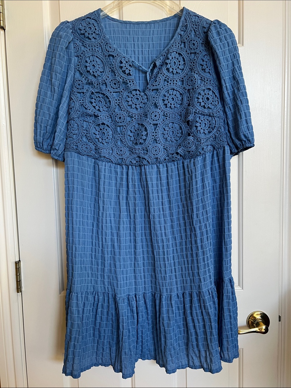 Shein dress ( textured fabric )
( Elegant fabric n detailing )